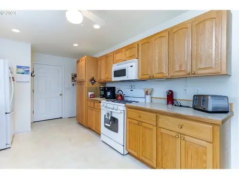 256 Cypress Street Sutherlin OR 97479