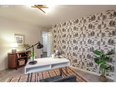7739 SW 10th Avenue Portland OR 97219