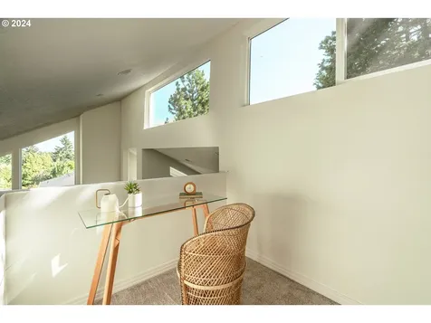 7739 SW 10th Avenue Portland OR 97219