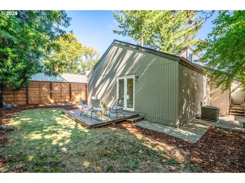7739 SW 10th Avenue Portland OR 97219