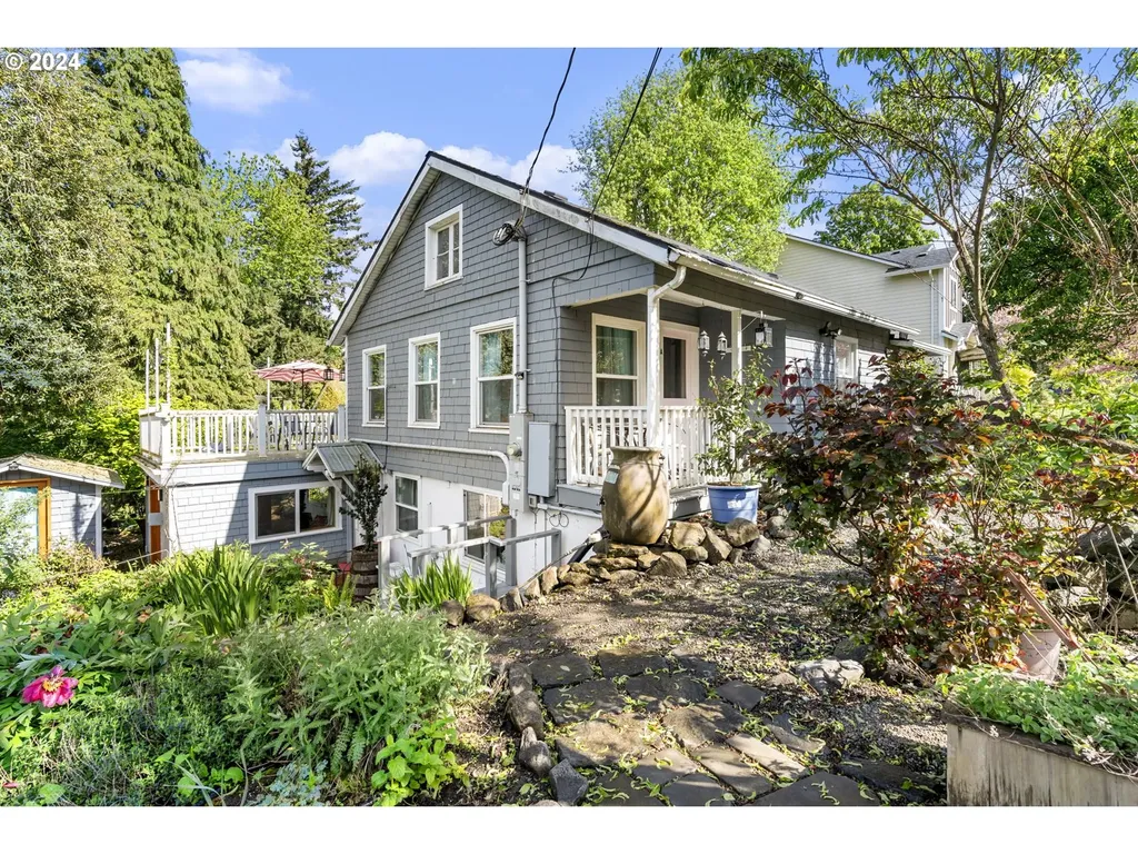 8930 SW 5th Avenue Portland OR 97219