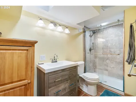 8930 SW 5th Avenue Portland OR 97219