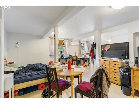8930 SW 5th Avenue Portland OR 97219