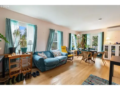 8930 SW 5th Avenue Portland OR 97219