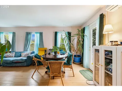 8930 SW 5th Avenue Portland OR 97219