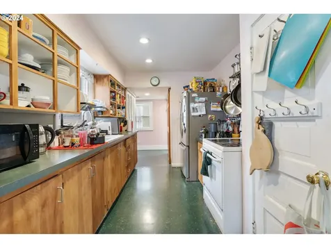 8930 SW 5th Avenue Portland OR 97219