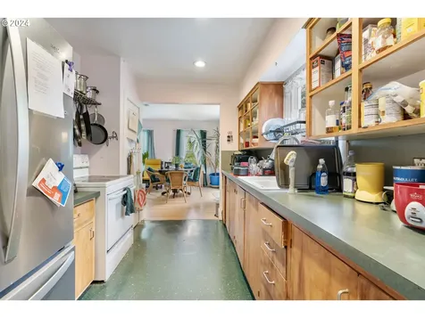 8930 SW 5th Avenue Portland OR 97219
