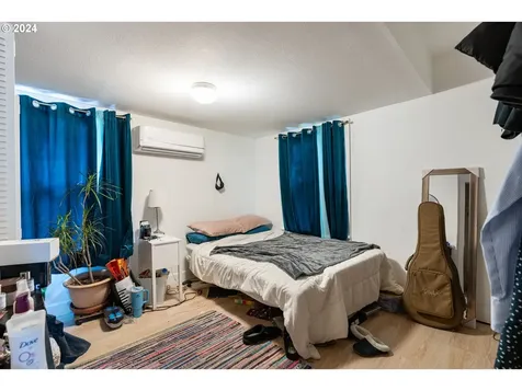 8930 SW 5th Avenue Portland OR 97219