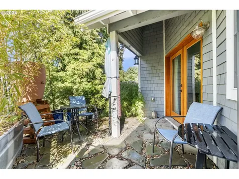 8930 SW 5th Avenue Portland OR 97219