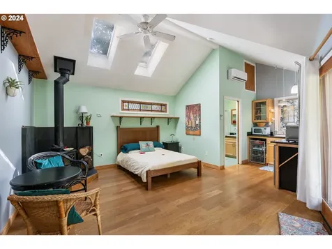 8930 SW 5th Avenue Portland OR 97219
