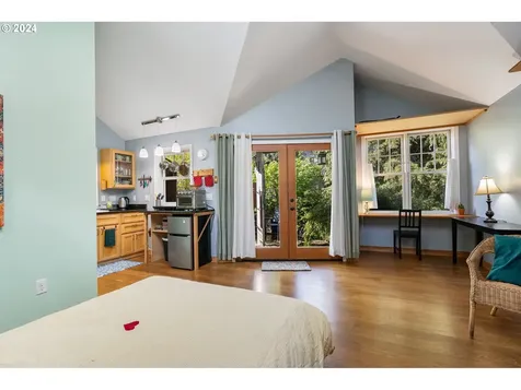 8930 SW 5th Avenue Portland OR 97219