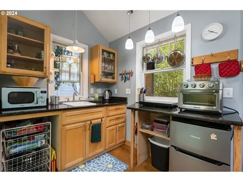 8930 SW 5th Avenue Portland OR 97219