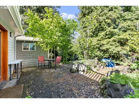 8930 SW 5th Avenue Portland OR 97219