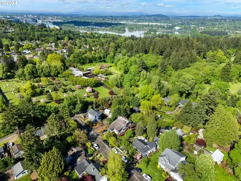8930 SW 5th Avenue Portland OR 97219