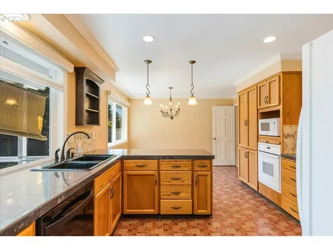 1862 Ne Lincoln Street Hillsboro OR 97124