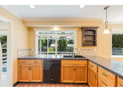 1862 Ne Lincoln Street Hillsboro OR 97124
