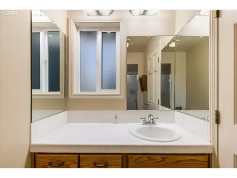 1862 Ne Lincoln Street Hillsboro OR 97124