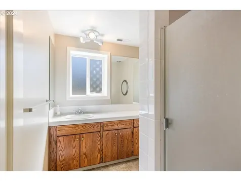 1862 Ne Lincoln Street Hillsboro OR 97124