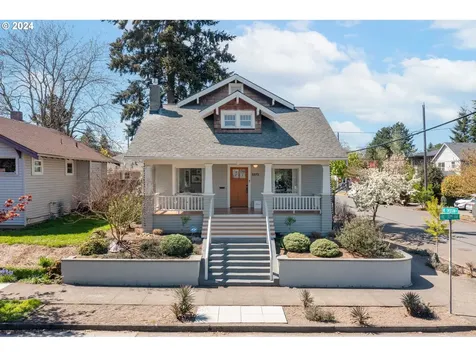 5273 Ne 32nd Avenue Portland OR 97211