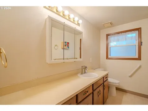2404 NE 93rd Avenue Vancouver WA 98662