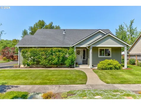 1701 Nw Woodland Drive Mcminnville OR 97128