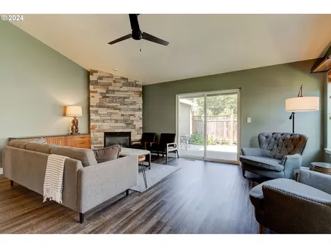 1701 Nw Woodland Drive Mcminnville OR 97128