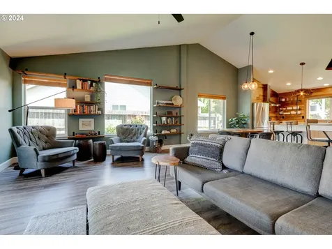 1701 Nw Woodland Drive Mcminnville OR 97128