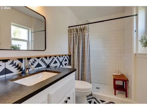 1701 Nw Woodland Drive Mcminnville OR 97128