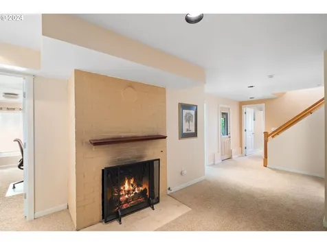 1412 Grand Place Vancouver WA 98661
