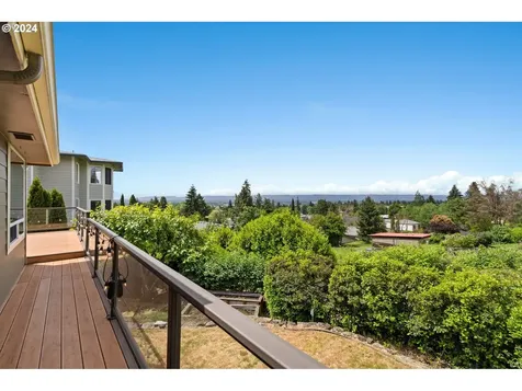 1412 Grand Place Vancouver WA 98661