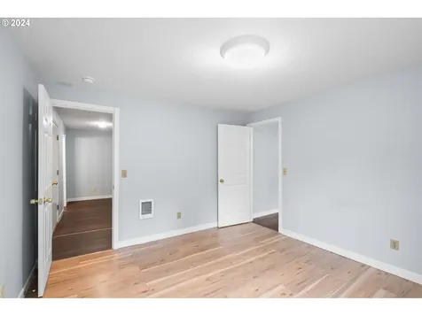2702 Nw 369th Street La Center WA 98629
