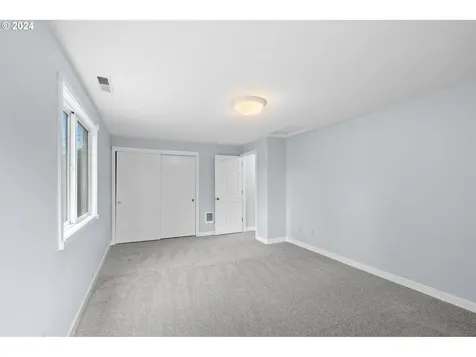 2702 Nw 369th Street La Center WA 98629