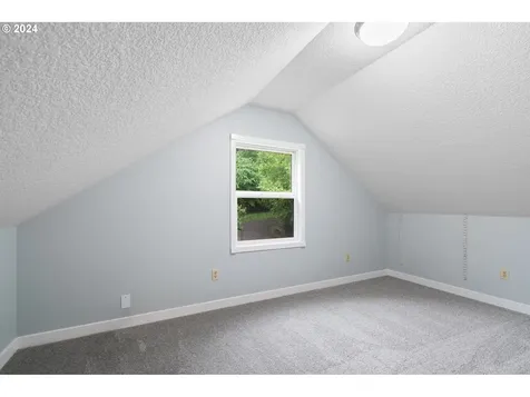 2702 Nw 369th Street La Center WA 98629