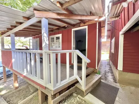 2702 Nw 369th Street La Center WA 98629