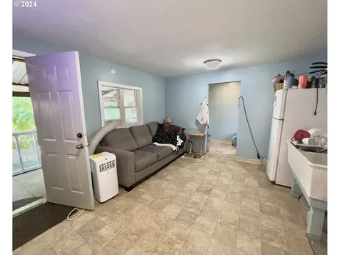 2702 Nw 369th Street La Center WA 98629