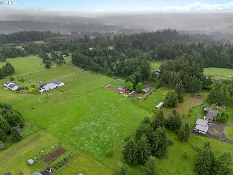 2702 Nw 369th Street La Center WA 98629