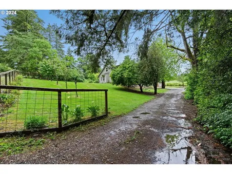2702 Nw 369th Street La Center WA 98629