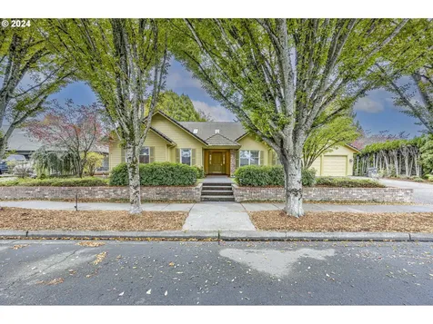 2074 Musket Street Eugene OR 97408