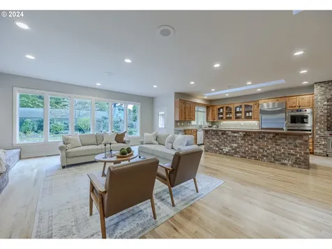 2074 Musket Street Eugene OR 97408