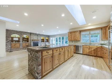2074 Musket Street Eugene OR 97408