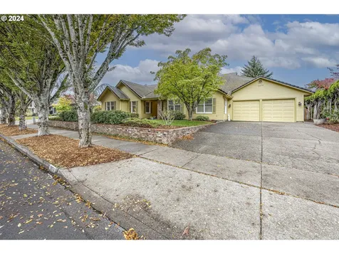2074 Musket Street Eugene OR 97408