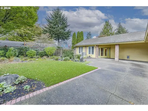 2074 Musket Street Eugene OR 97408