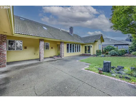 2074 Musket Street Eugene OR 97408