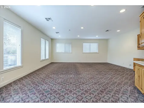 2074 Musket Street Eugene OR 97408