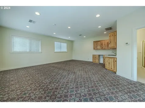2074 Musket Street Eugene OR 97408