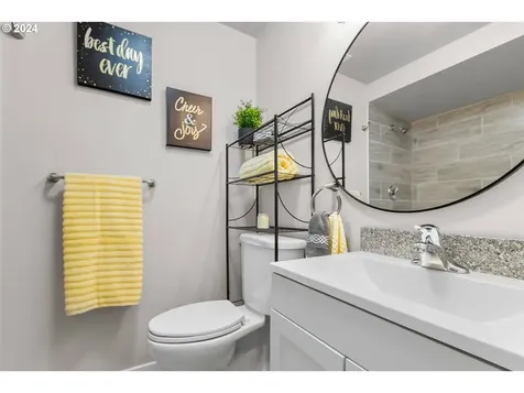 3021 Spruce Avenue Woodland WA 98674