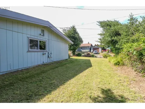 3629/3631 Sheridan Avenue North Bend OR 97459