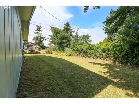 3629/3631 Sheridan Avenue North Bend OR 97459