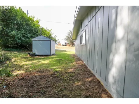 3629/3631 Sheridan Avenue North Bend OR 97459
