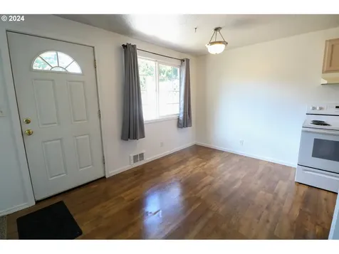 3629/3631 Sheridan Avenue North Bend OR 97459